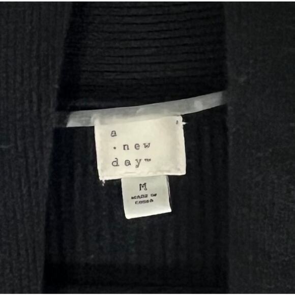 A New Day Black & White Striped Tight Knit Cardigan Sweater Regular Size M - Picture 2 of 4